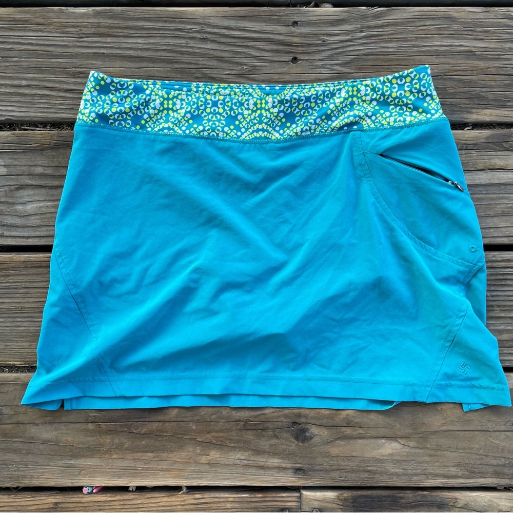 Columbia Women’s Size Medium Omnishield Skort Skirt with zip pocket sport/swim